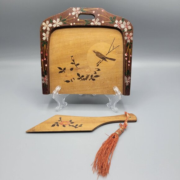 Vintage Wood Hand Carved Painted Crumb Tray & Scraper Floral & Bird Design Japan - Picture 4 of 11